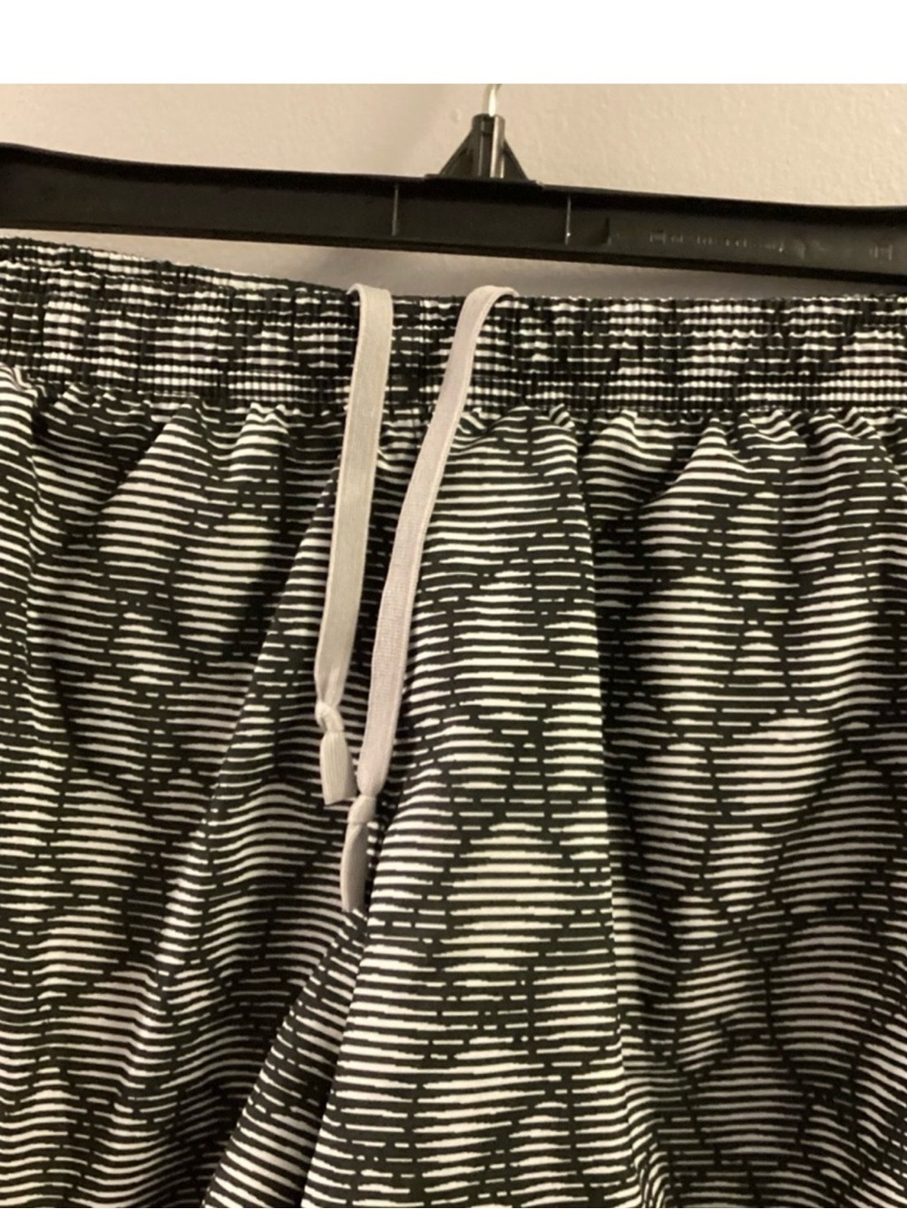 Nike Dri-FIT Running Shorts Black White Pattern Women’s Size Medium - Picture 6 of 14